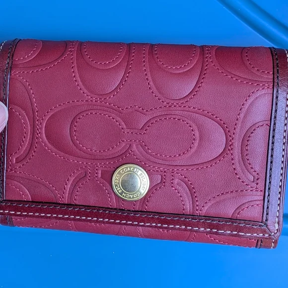 Vintage Coach Red Embossed Leather Wallet - Picture 2 of 5